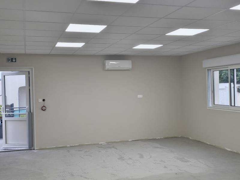 Pose terminée de pompes à chaleur air/air sur un local en neuf à MAURAN (13)