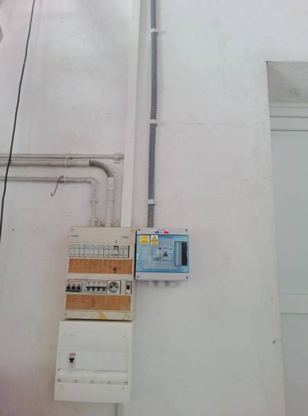 Installation terminée d'un kit de 3 Kwc de marque Bourgeois Global à ALTHEN des PALUDS dans le département du Vaucluse (84)