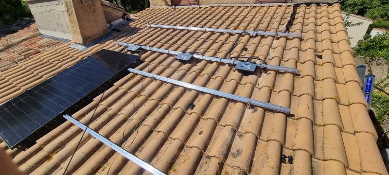Pose d'un kit de 3 kW de marque Bourgeois Global sur la Cadière d'Azur dans le département du Var.
